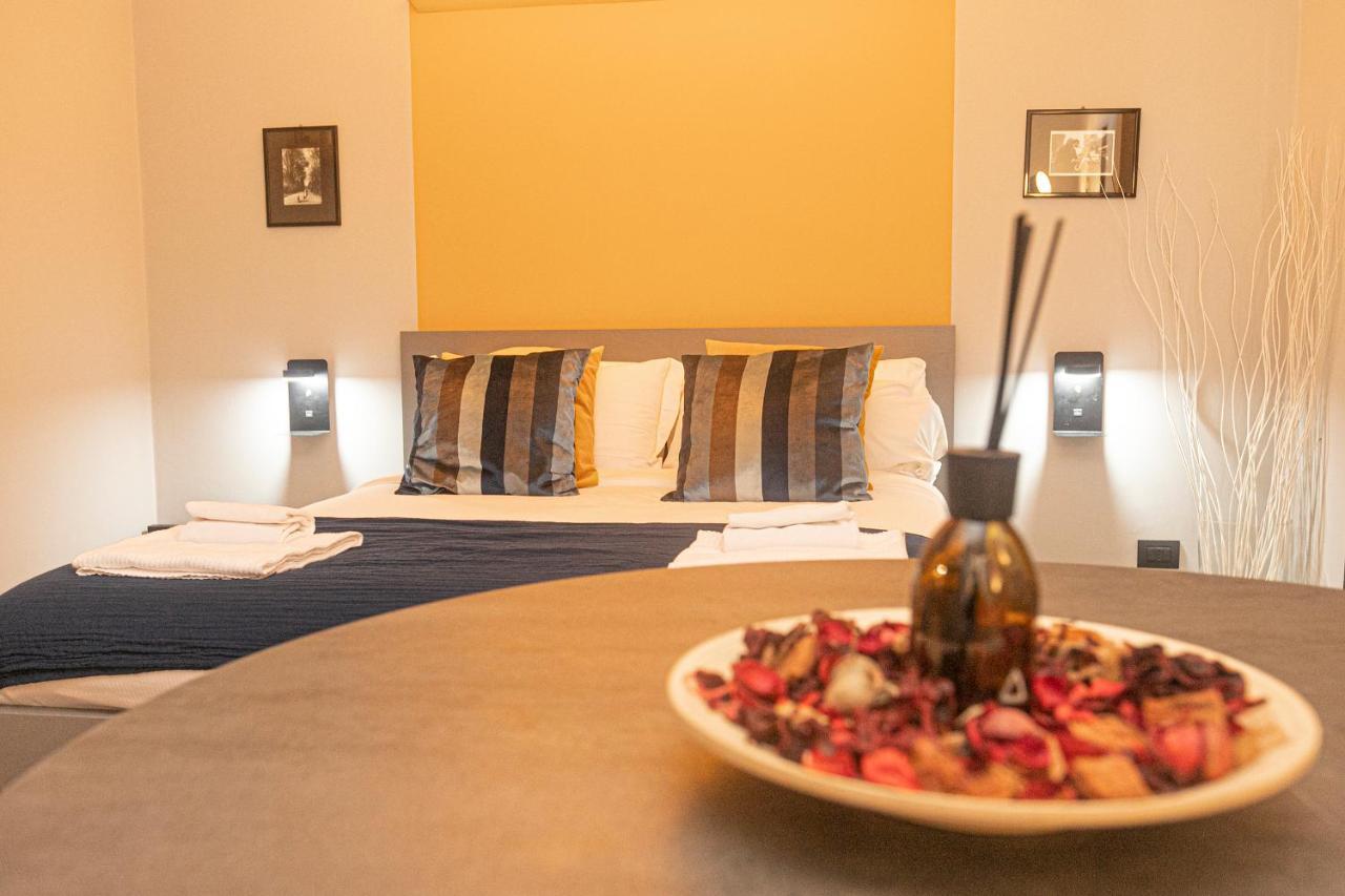 Giano Host - I Teatri Apartment Genoa Luaran gambar