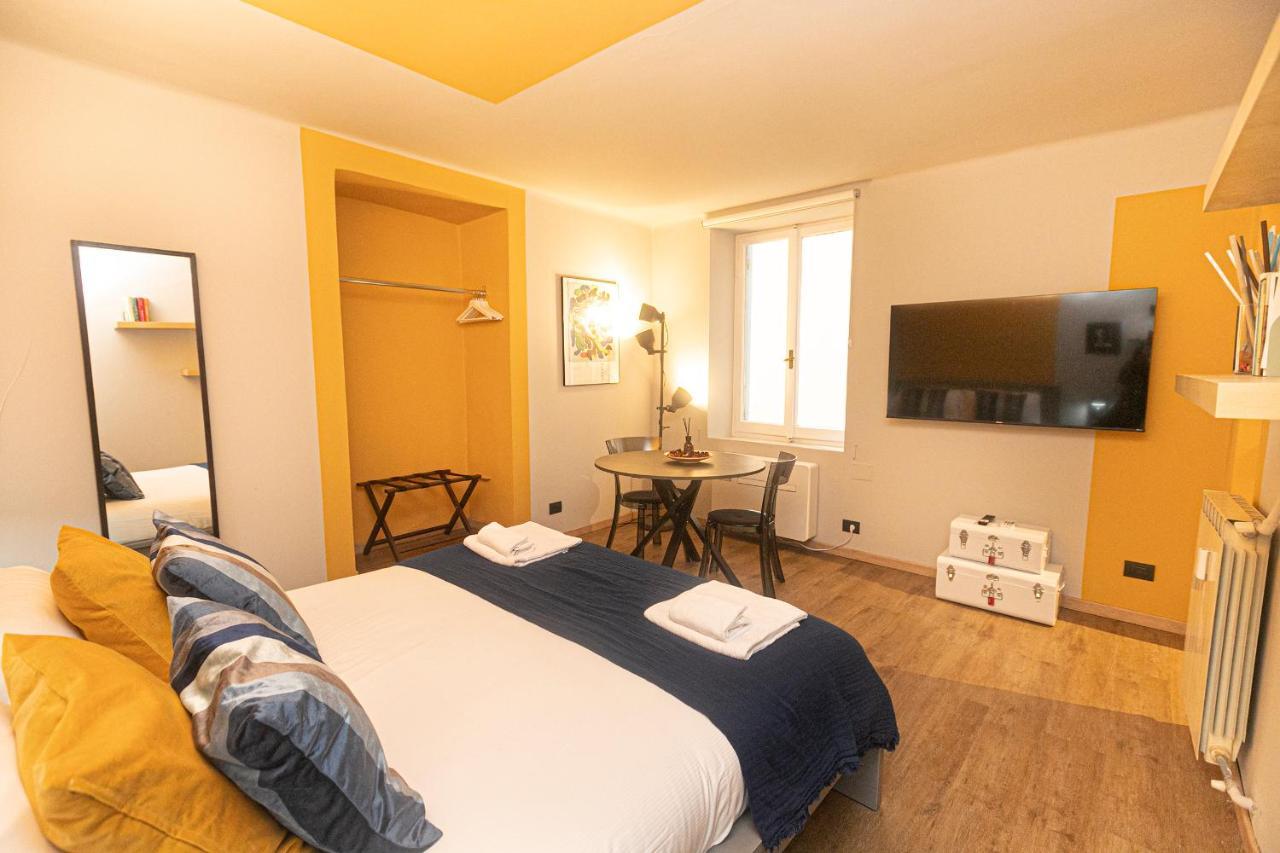 Giano Host - I Teatri Apartment Genoa Luaran gambar